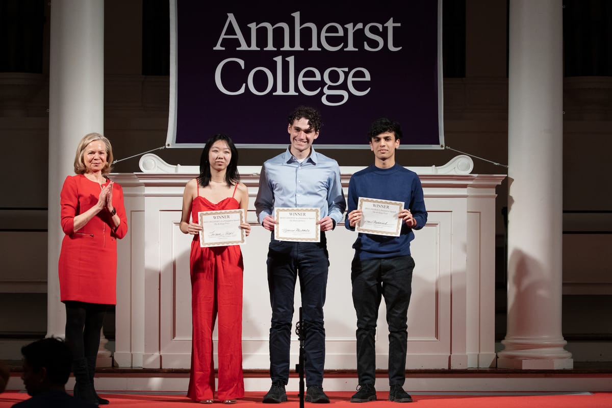 Students Participate in “Democracy” Speaking Competition